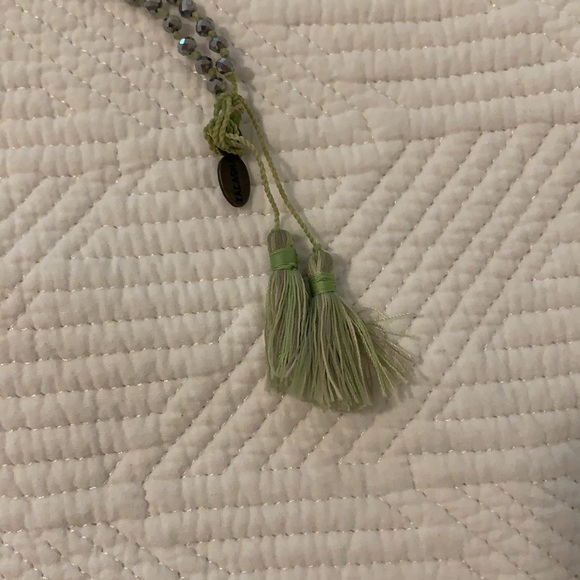 Beautiful pearl and beaded long necklace 🇨🇦 - Picture 3 of 5